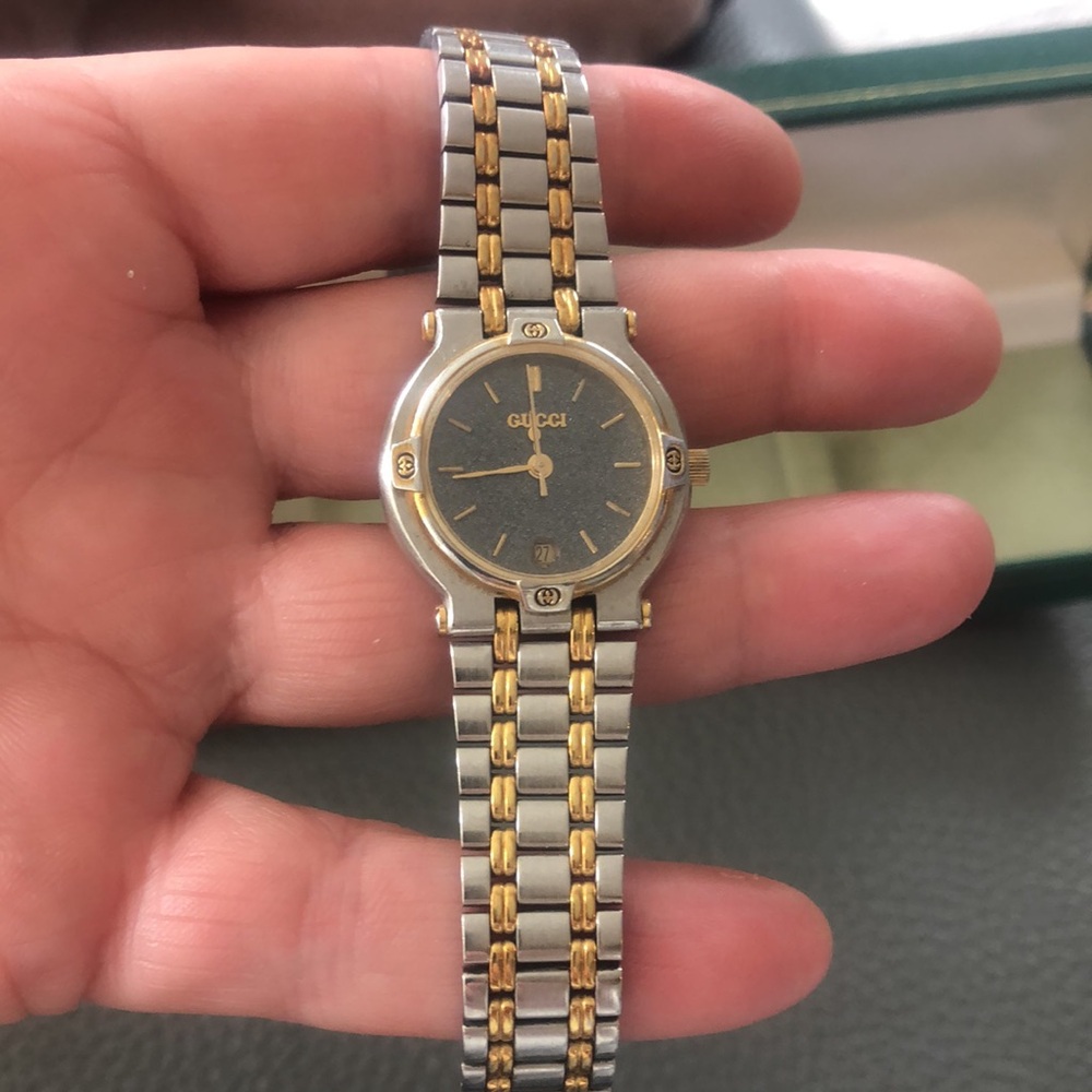 Authentic Gucci Vintage 9000L Silver and Gold Women's Watch